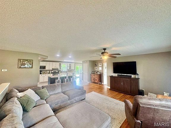 2nd image of 15335 Villa Dr
