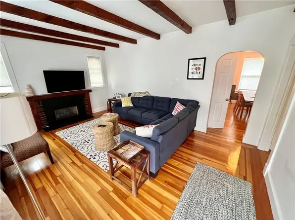 7 Watson St, Newport, RI 02840