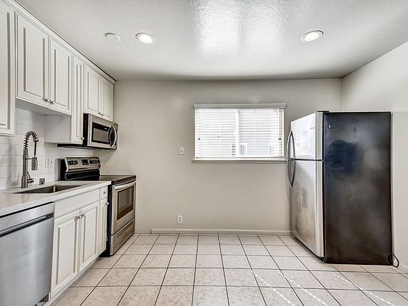 4th image of 131 Cerrito Ave #9
