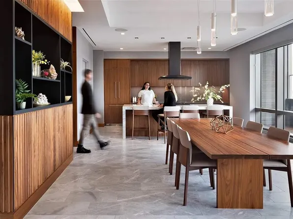 75 Park Lane South image 33 of 38