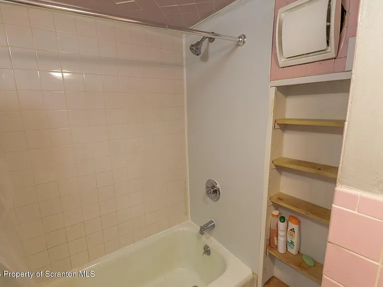 623 E Elm St #1 — Photo 12