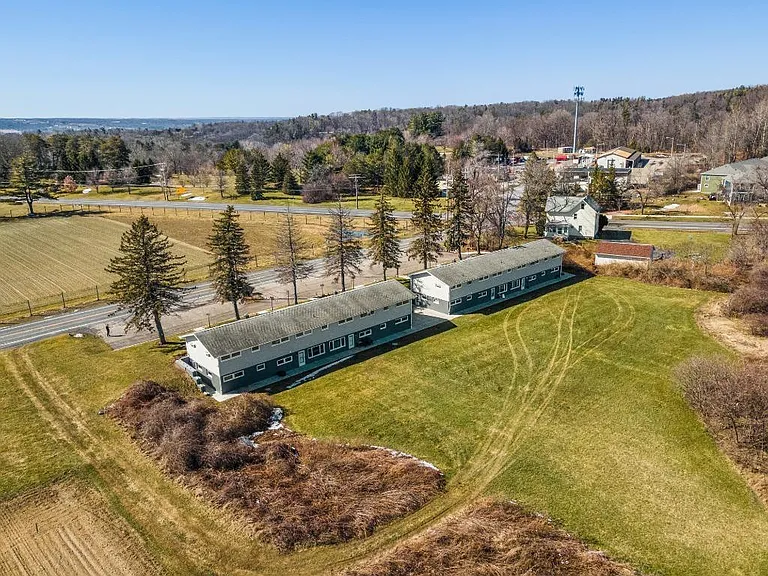 3-25 Game Farm Rd — Photo 3