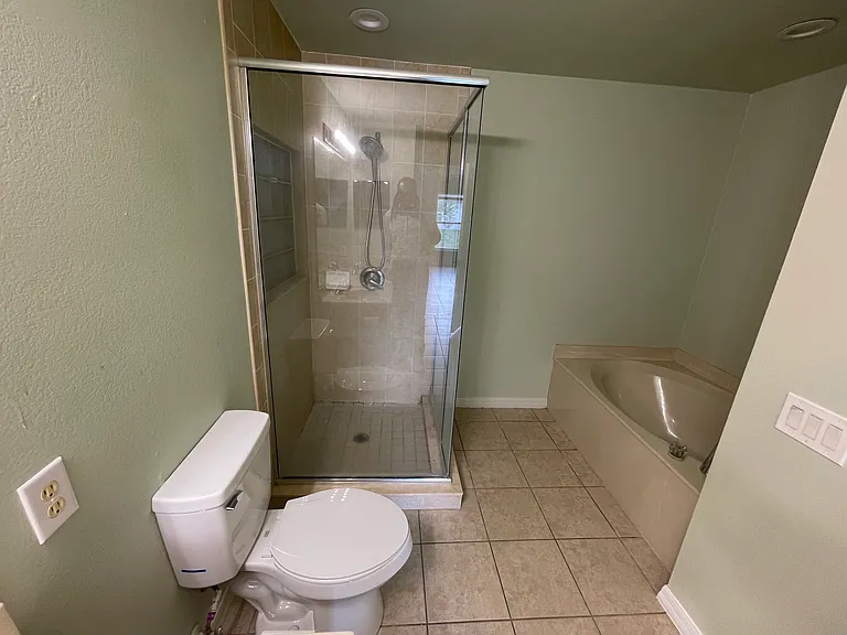 1637 NW 6th Pl — Photo 15