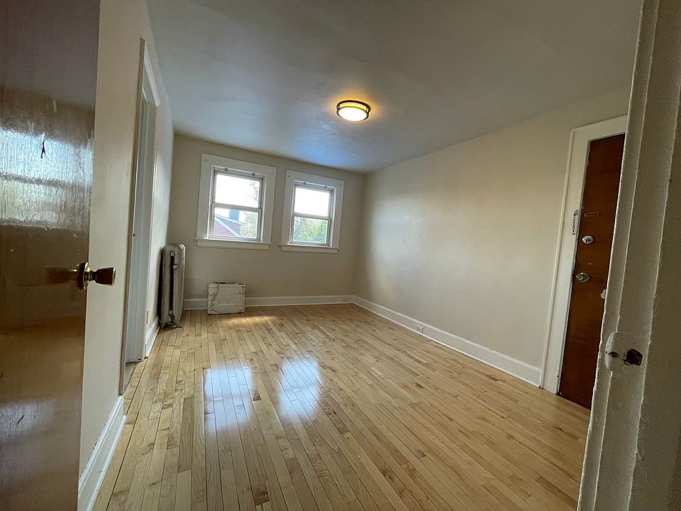 1st image of 131 Overlook Ave Floor 3