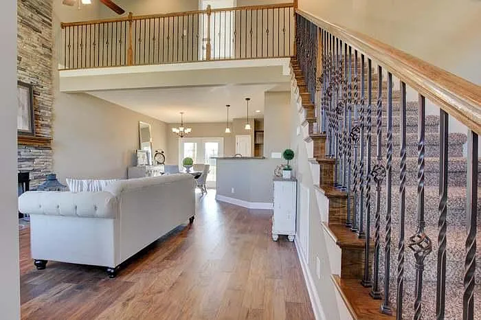 1019 Barnhill Rd — Photo 2