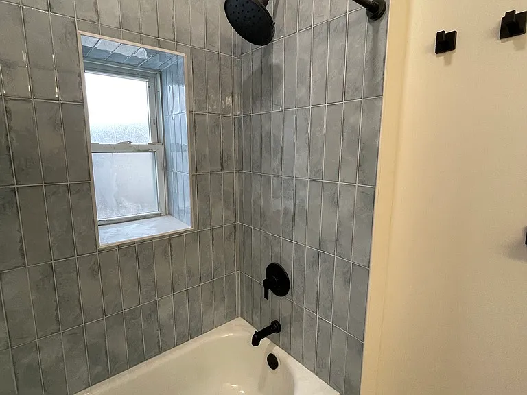 2nd level bath tub