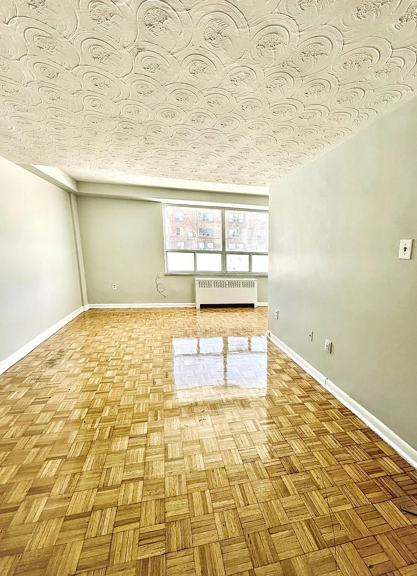1533 Wilson Avenue Toronto — Photo 4