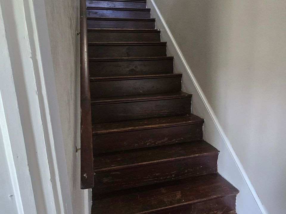 2nd image of 808 E Livingston St APT 6