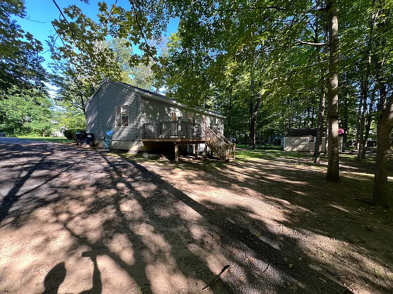21 Loughberry Rd S — Photo 25