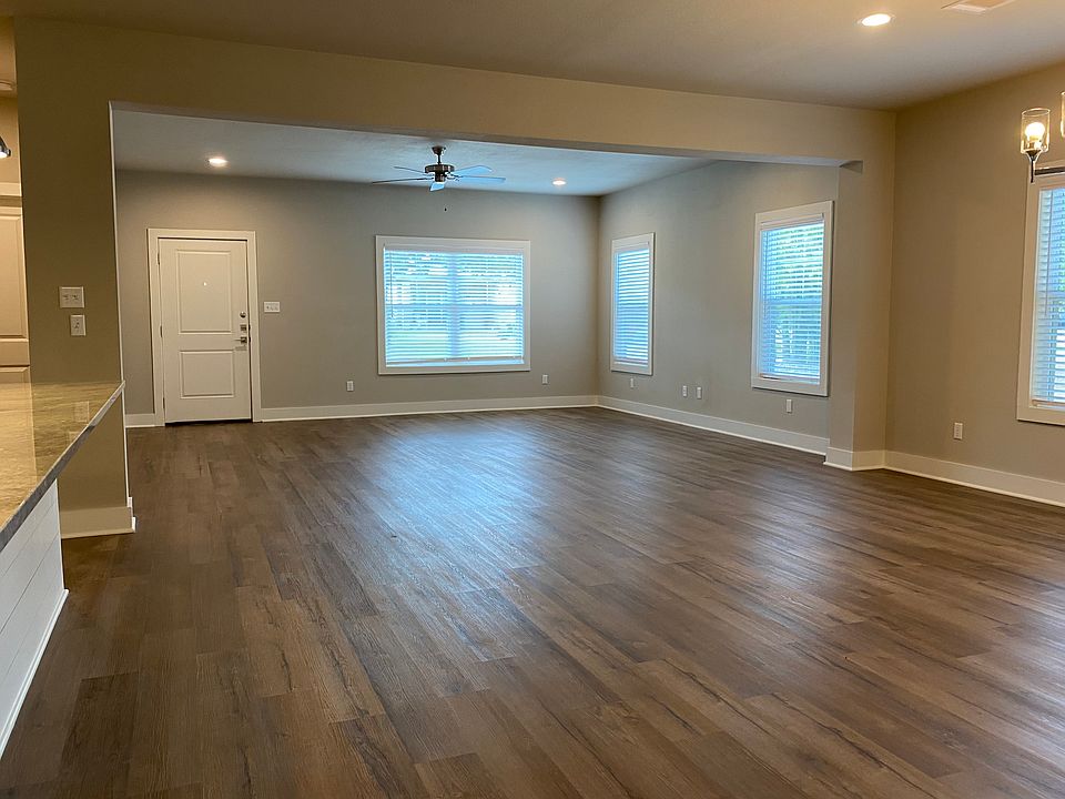1st image of 110 Richards St #B