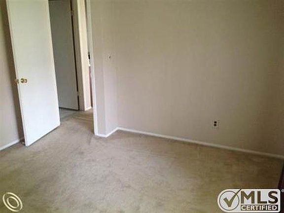3rd image of 37098 Camelot Dr APT 3