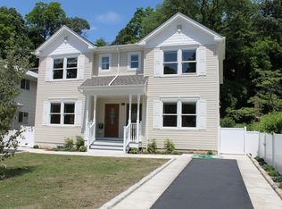 70A Ashwood Rd, Port Washington, NY 11050