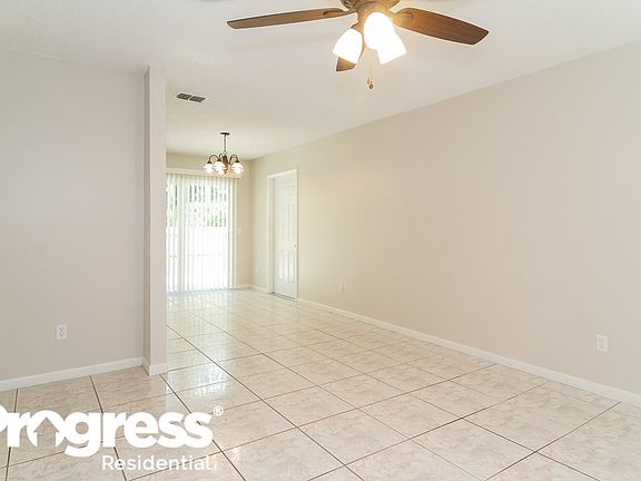 2nd image of 14825 Sussex Dr