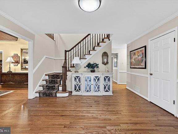 5th image of 55 Cove Rd