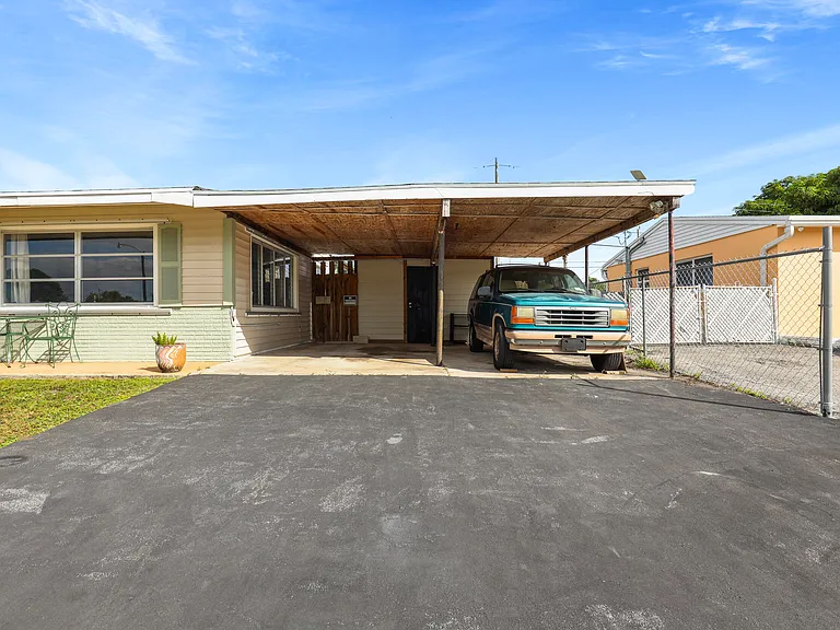 9412 Bellewood St — Photo 2