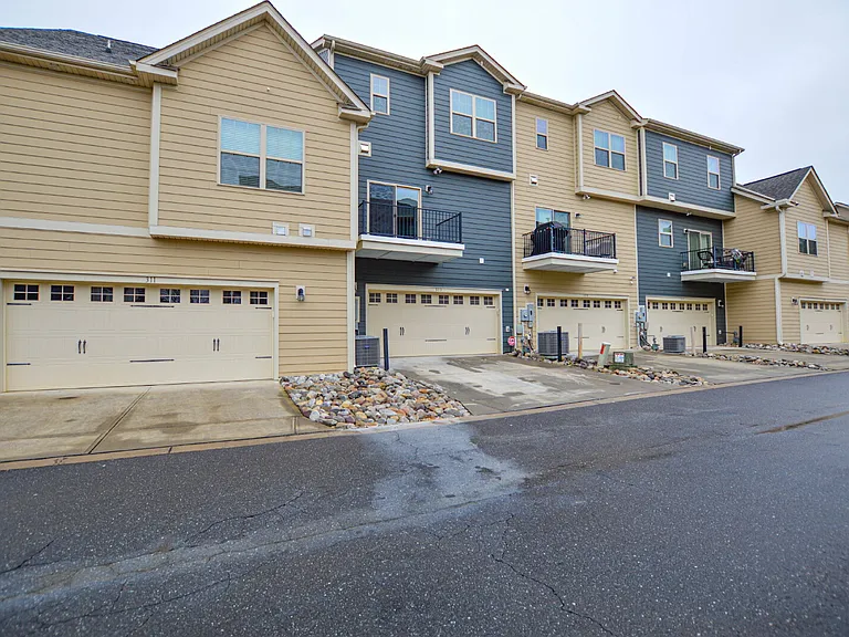 313 Annandale Dr — Photo 34