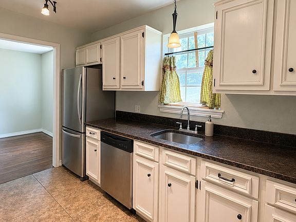 5th image of 3506 Garden Pl
