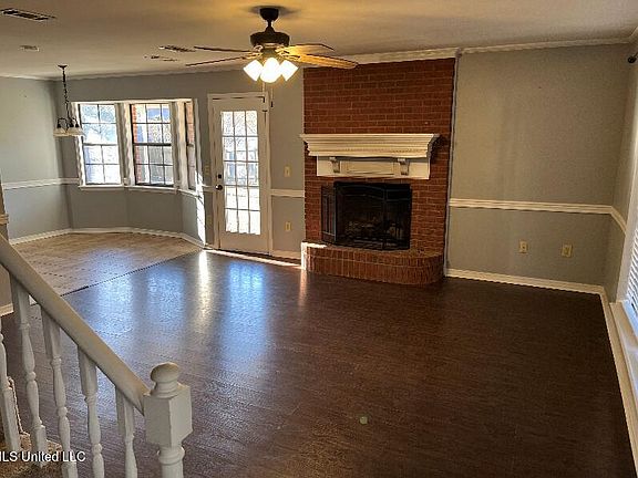 3rd image of 812 Strawberry Pointe