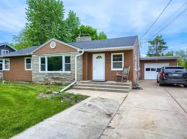 212 Woodley St W, Northfield, MN 55057