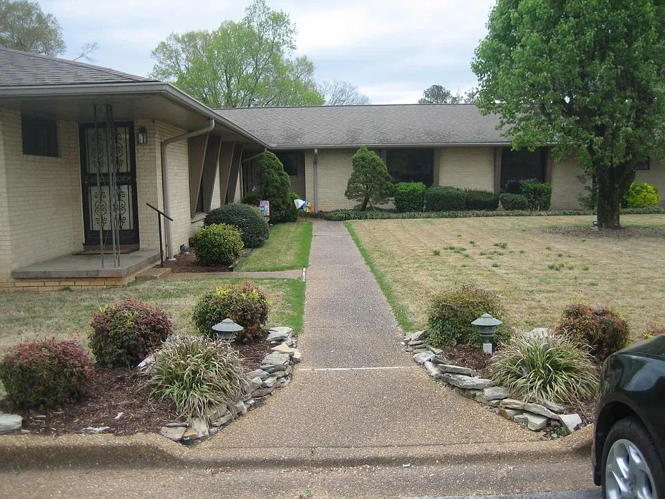 2010 McBrien Rd