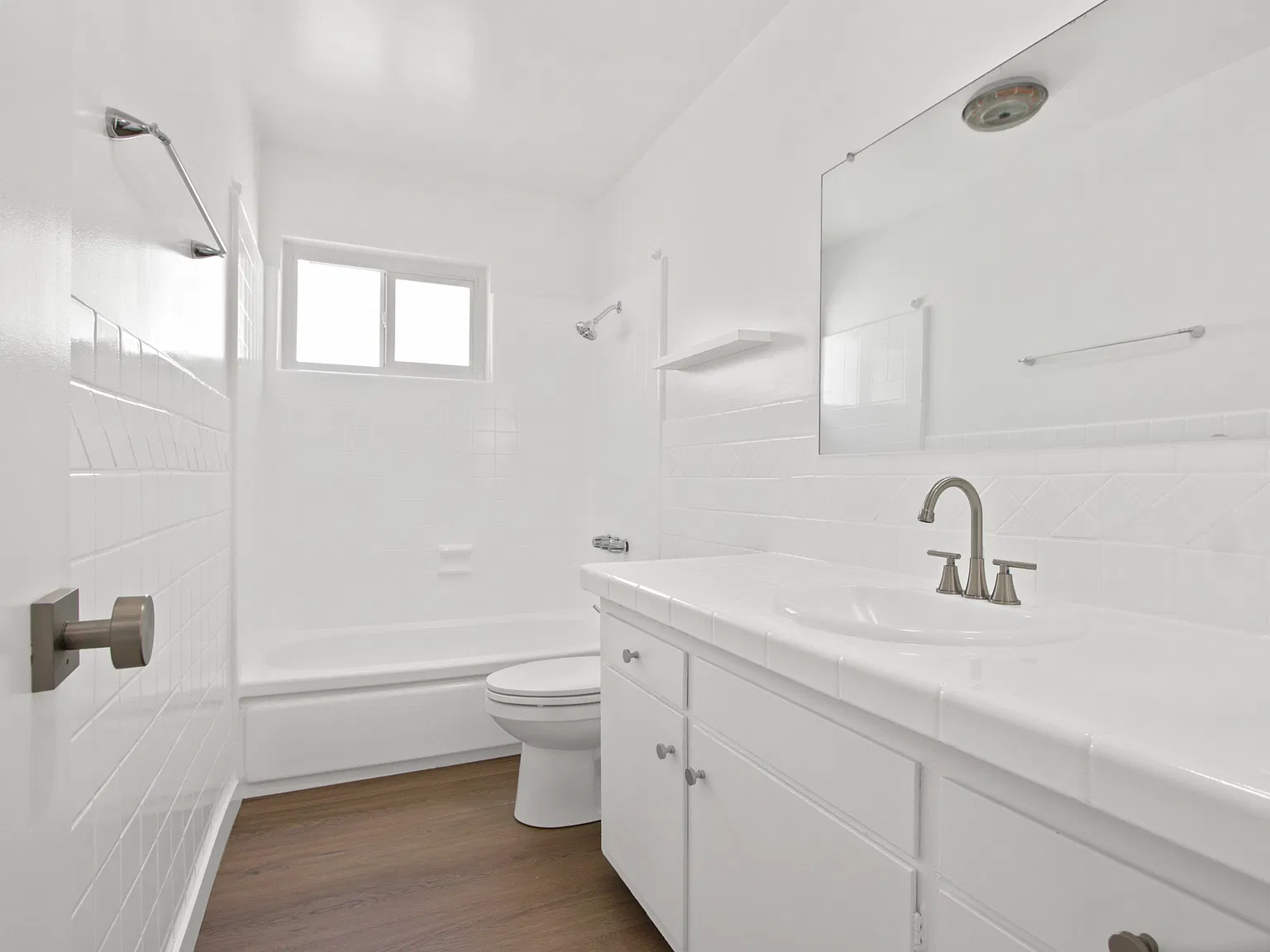 1 bed, 700 sqft, $2,300 — Photo 4