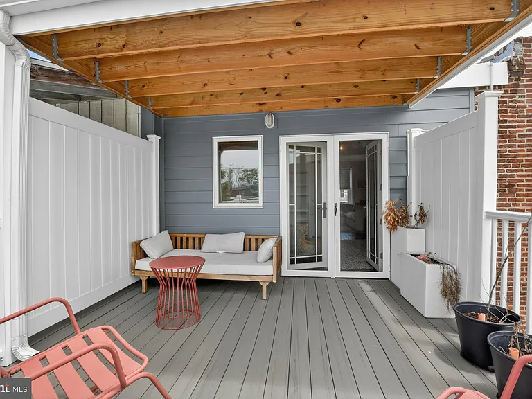 2356 E Susquehanna Ave — Photo 34