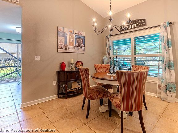 5th image of 220 Longview Rd