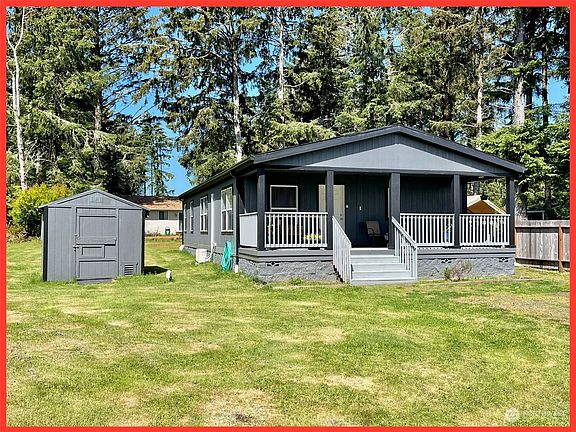 2nd image of 739 Duck Lake Dr NE