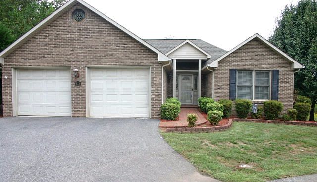 1st image of 113 Woodglen Ct