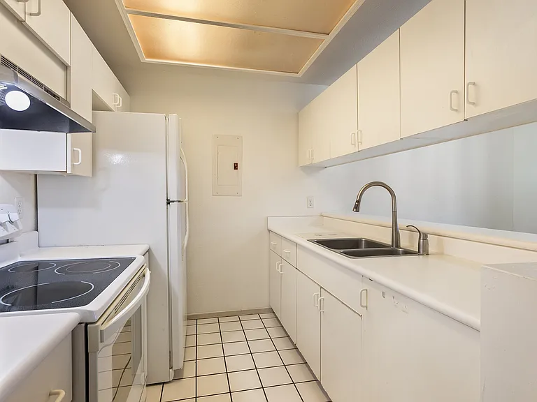 393 Mananai Pl #T — Photo 5