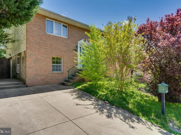 2023 S Lowell St, Arlington, VA 22204