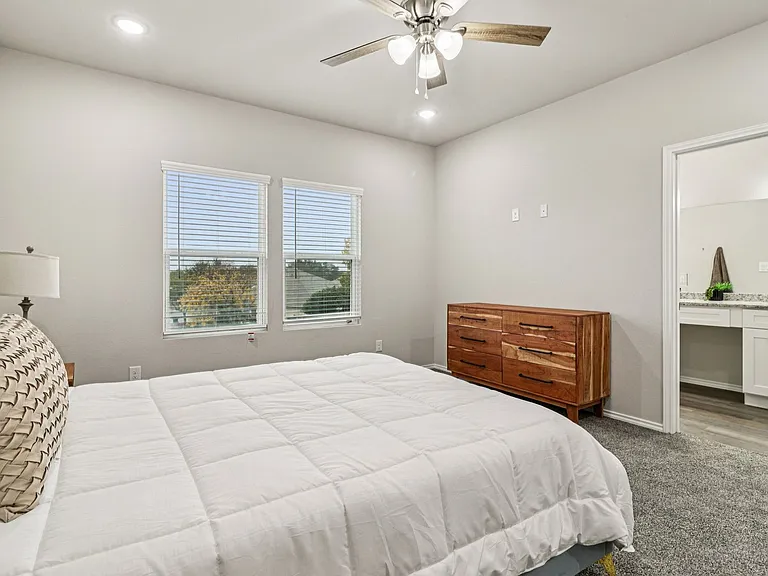 8911 FM 1560 N — Photo 14