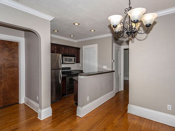 4th image of 613 E Ridgewood St APT 5