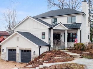 205 Norfolk Ave, Clarendon Hills, IL 60514