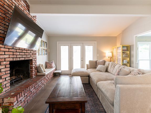 3rd image of 3727 E 56th St