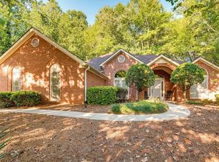 172 Falling Waters Dr, Jonesboro, GA 30236
