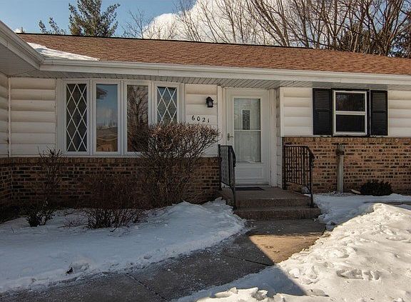 3rd image of 6021 Lockwood Dr