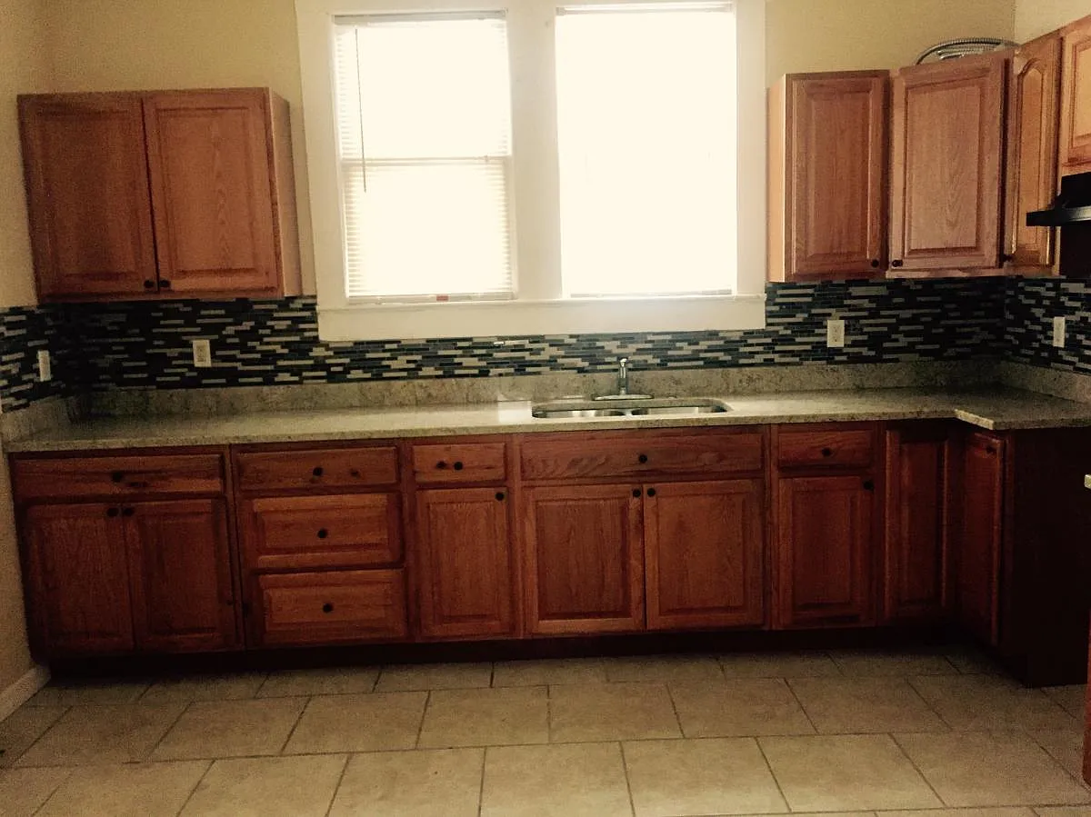 3 bed, 1320 sqft, $2,000 — Photo 2