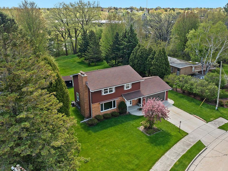 1st image of 727 Fairway DRIVE