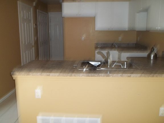 5th image of 17507 Gateway Cir #1