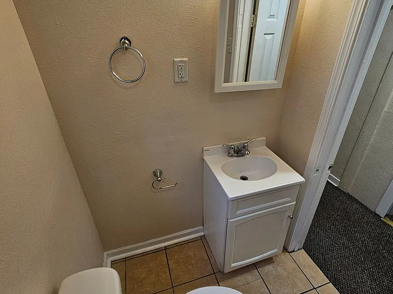 519 Howard St — Photo 24