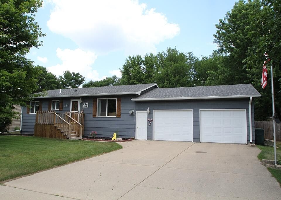1st image of 211 Lovejoy Ln