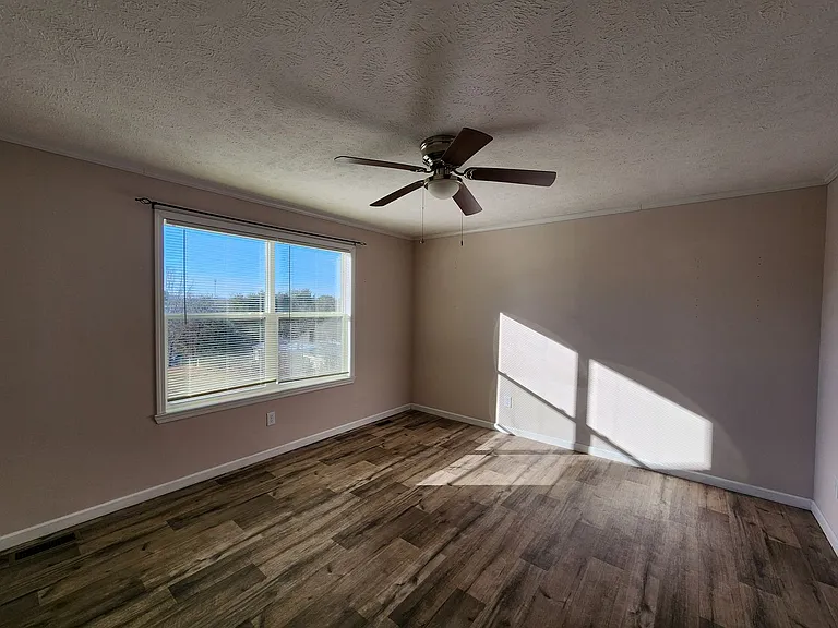312 McLean Heights Ct — Photo 12