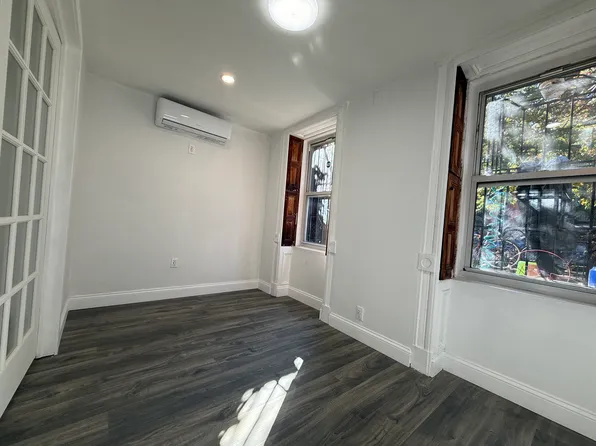 31 Herkimer Street image 8 of 19