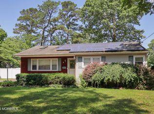 8 N Cherokee Ln, Brick, NJ 08724