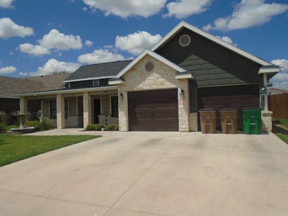 2nd image of 2006 Silver Creek Ct