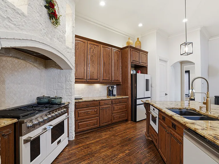 3417 Madison Ct — Photo 6