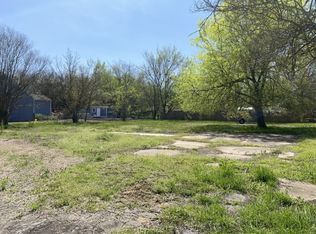 960 Old Jefferson Rd, Paris, TX 75460