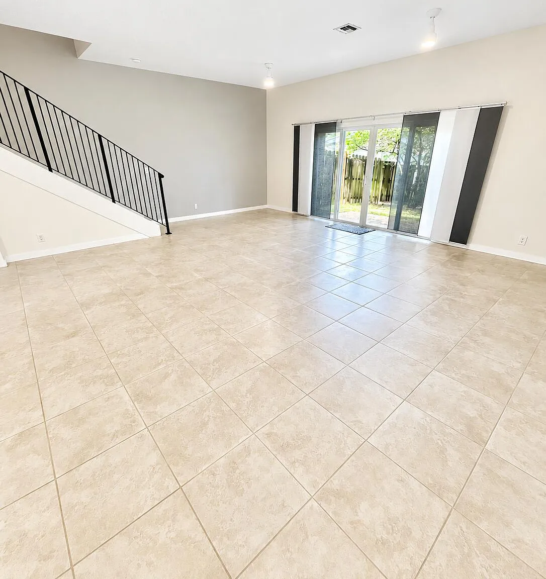 3 bed, 2.5 bath, 2138 sqft, $3,500 — Photo 1