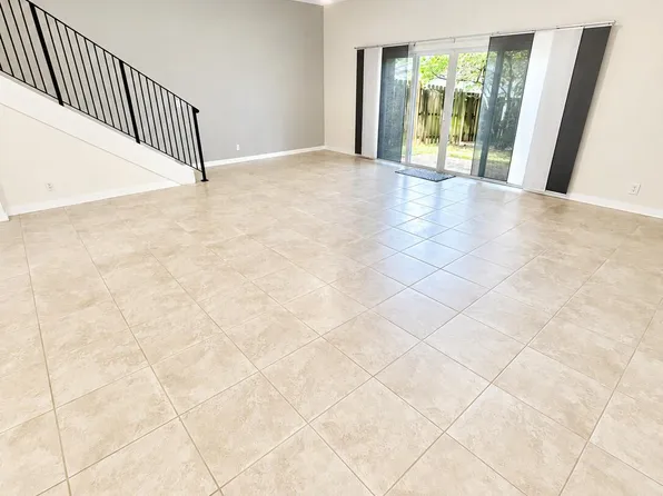 2931 SW 18th Ter, Fort Lauderdale, FL 33315